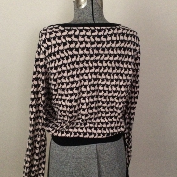 Bunny sweater! - Picture 7 of 8